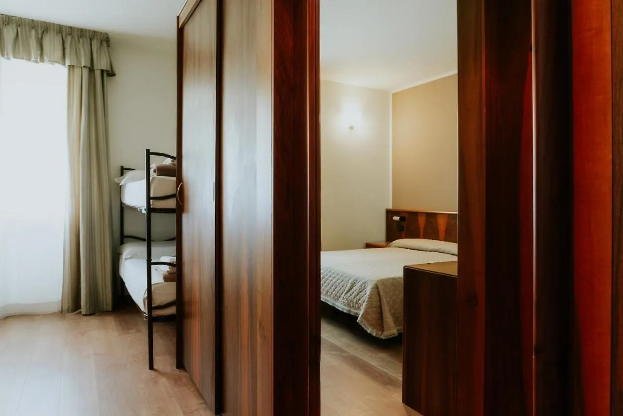 Continental Hotel Lovere 3*,  Italy