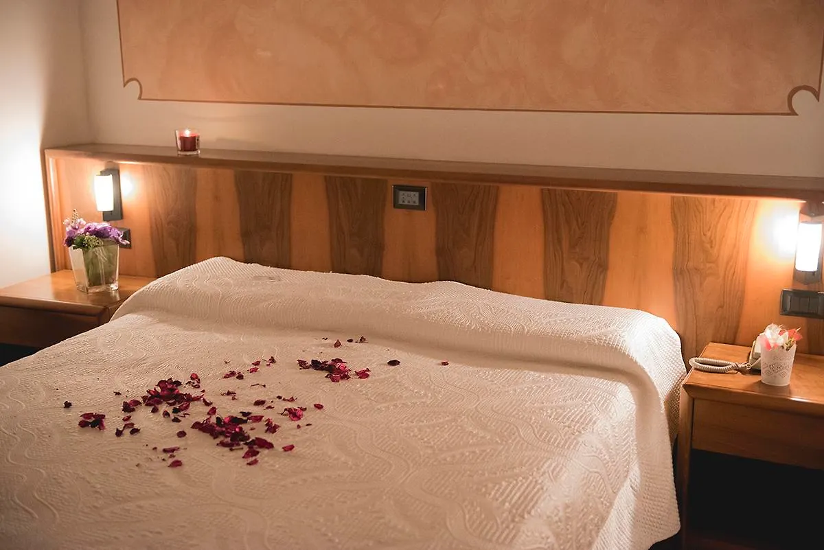 ***  Continental Hotel Lovere Italy