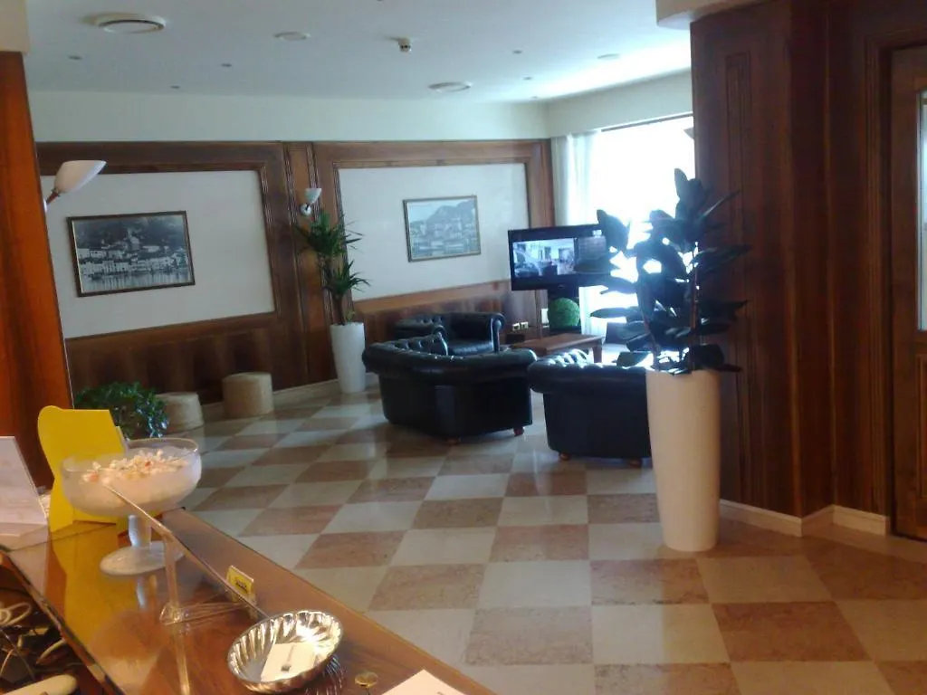 Continental Hotel Lovere 3*,