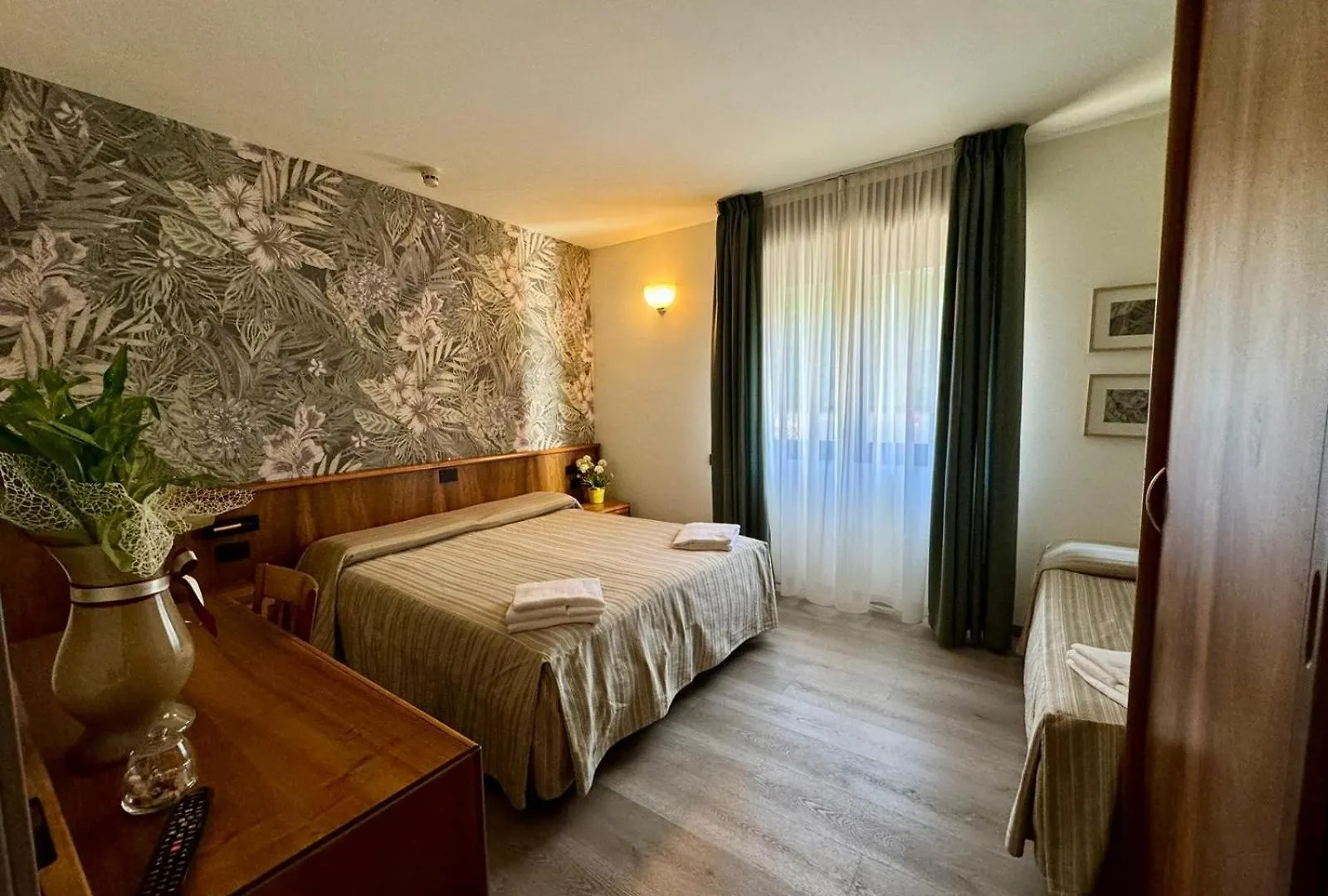 ***  Continental Hotel Lovere Olaszország