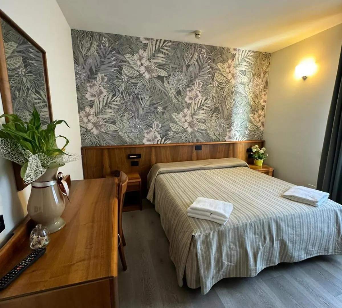 Continental Hotel Lovere
