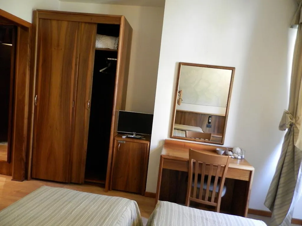 Continental Hotel Lovere 3*,